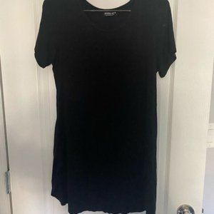 Black Fashion Nova Tshirt - Medium